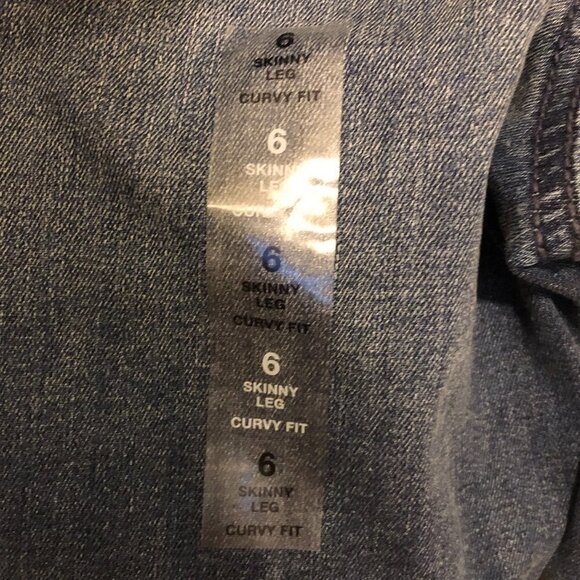 NWT INC Jeans Women's Size 6 Blue Studded Curvy Fit Skinny Leg Starstruck Wash - Picture 9 of 12